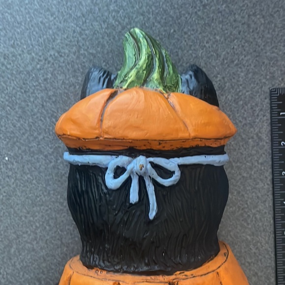 Black Cat in Pumpkin Costume Statue - Picture 5 of 7